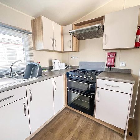Great Caravan For Hire By The Beach In Norfolk, By Hunstanton Beach Ref 13005L 외부 사진